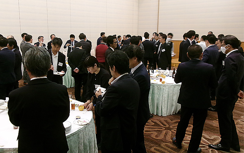 懇親会の様子